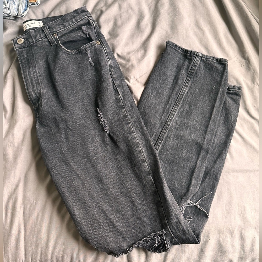 abercrombie & fitch 90’s straight ultra high rise jeans (black)